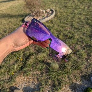 BLENDERZ Sunglasses - color Berry Loud